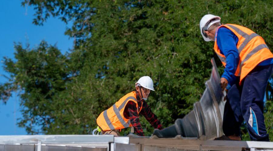 Expert Emergency Roof Repairs services in Columbus, WI